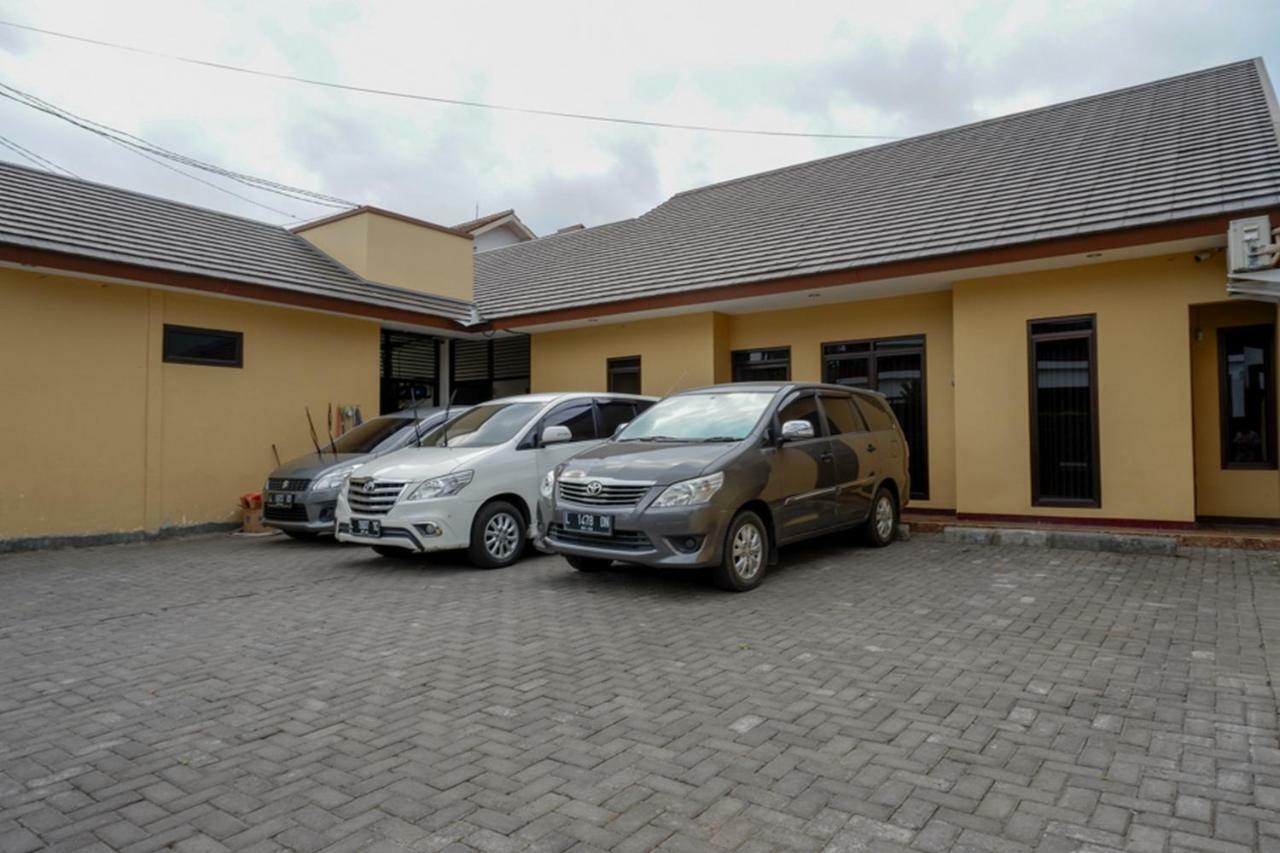 Reddoorz Near Living Plaza Purwokerto Hotel Exterior foto
